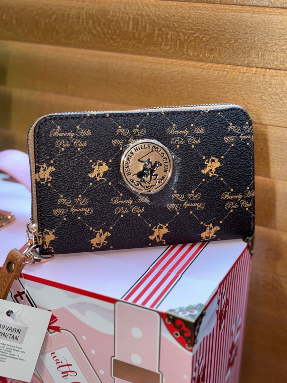 Beverly Hills Polo Club logo pattern vegan leather wristlet wallet - Picture 3 of 3